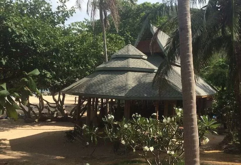 هتل Diamond Beach Resort