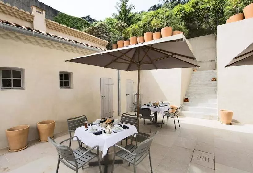 هتل Hôtel De La Villeon