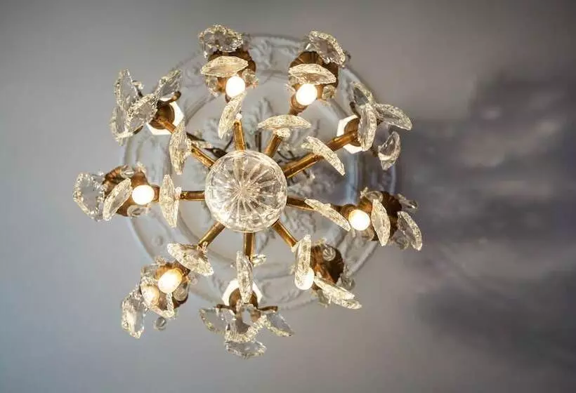 هتل Hôtel De La Villeon