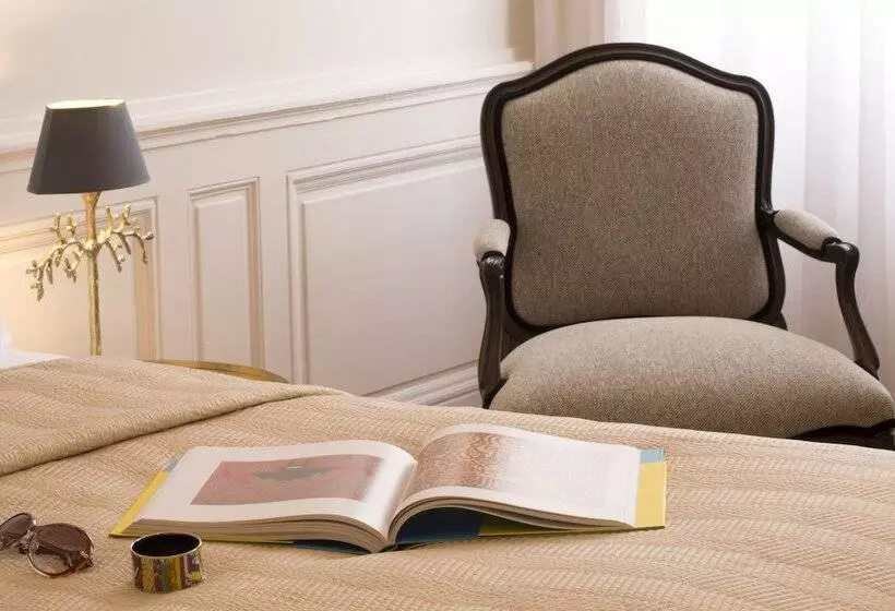 هتل Hôtel De La Villeon