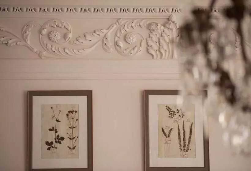 هتل Hôtel De La Villeon