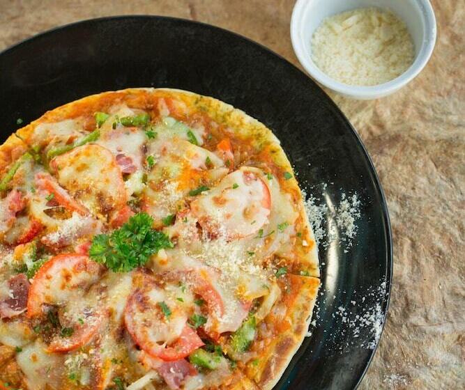 Ascent Hotel & Cafe Malang