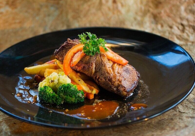 Ascent Hotel & Cafe Malang