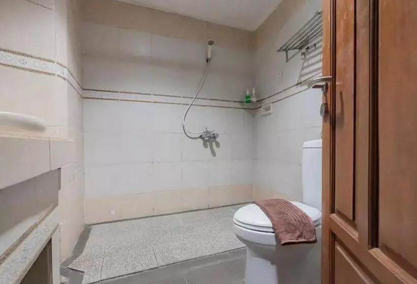 Hotel Reddoorz At Arwiga