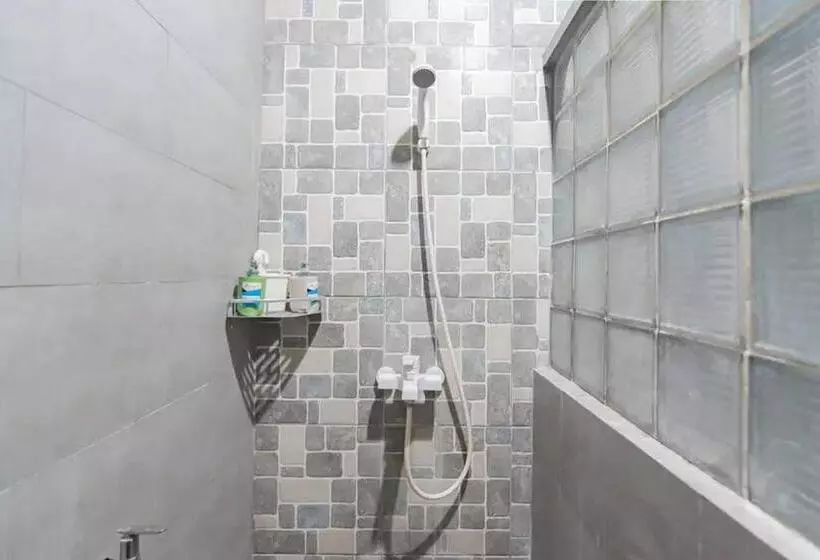 Hotel Reddoorz At Arwiga