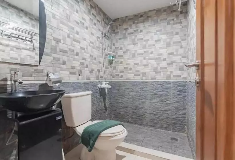 Hotel Reddoorz At Arwiga