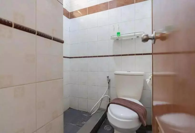 Hotel Reddoorz At Arwiga