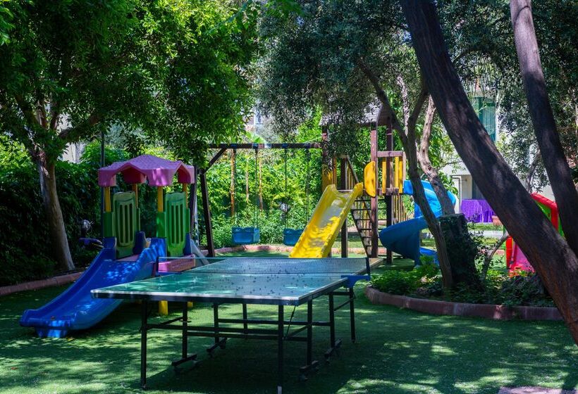 Отель Sandy Beach