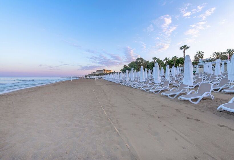 Отель Sandy Beach