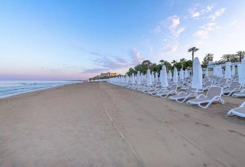 Hotelli Sandy Beach