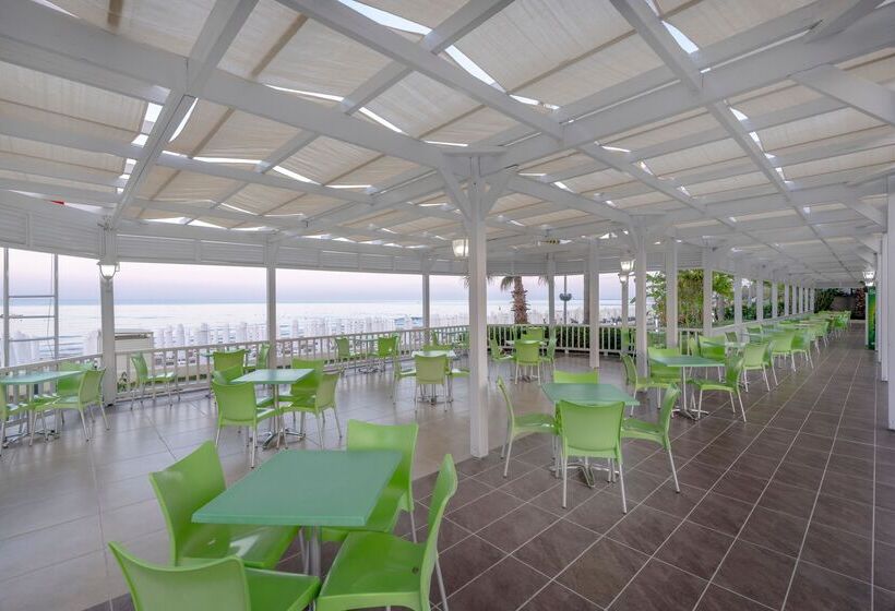 Отель Sandy Beach