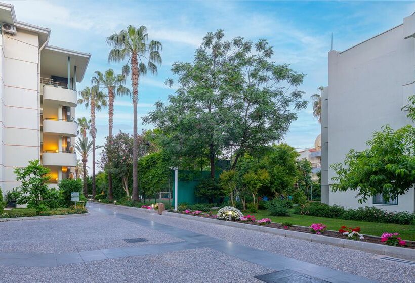 Отель Sandy Beach