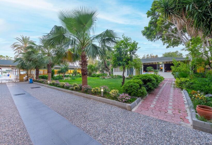 Отель Sandy Beach