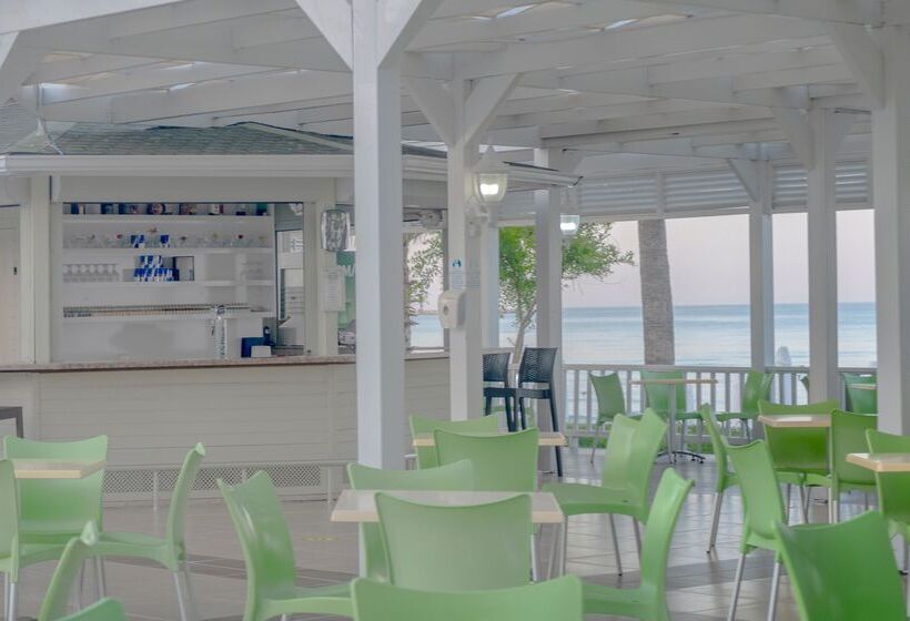 Отель Sandy Beach