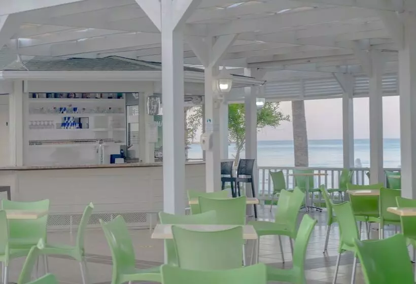 Hotelli Sandy Beach