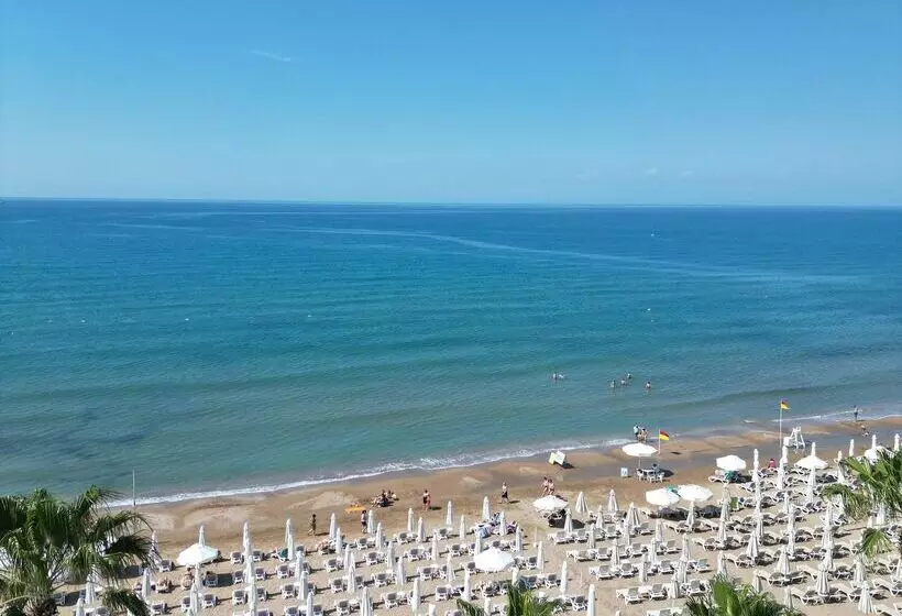 Hotelli Sandy Beach