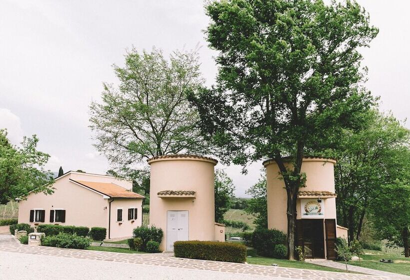 هتل Tenuta Marchesi Fezia