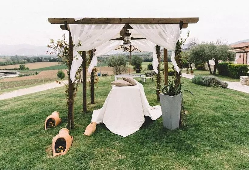 Отель Tenuta Marchesi Fezia