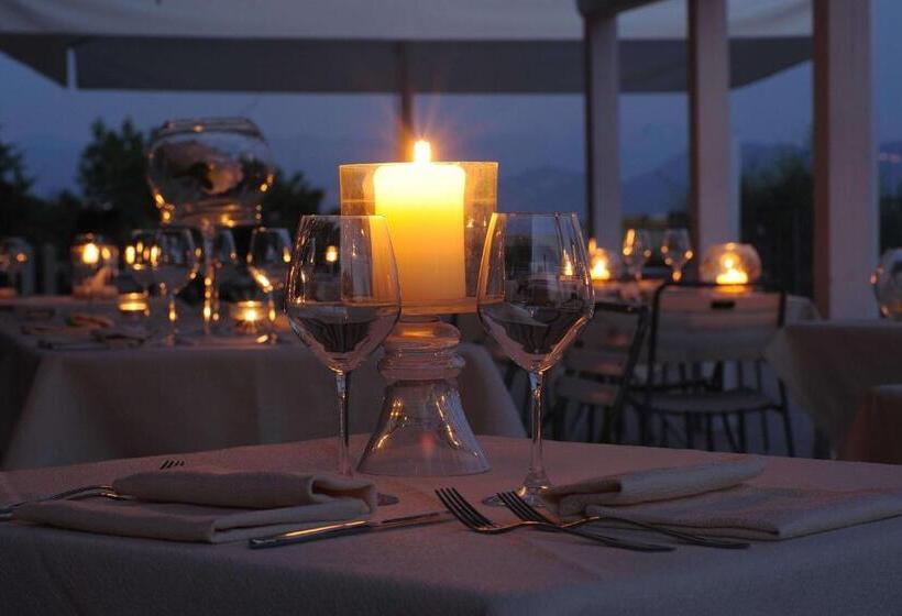 هتل Tenuta Marchesi Fezia