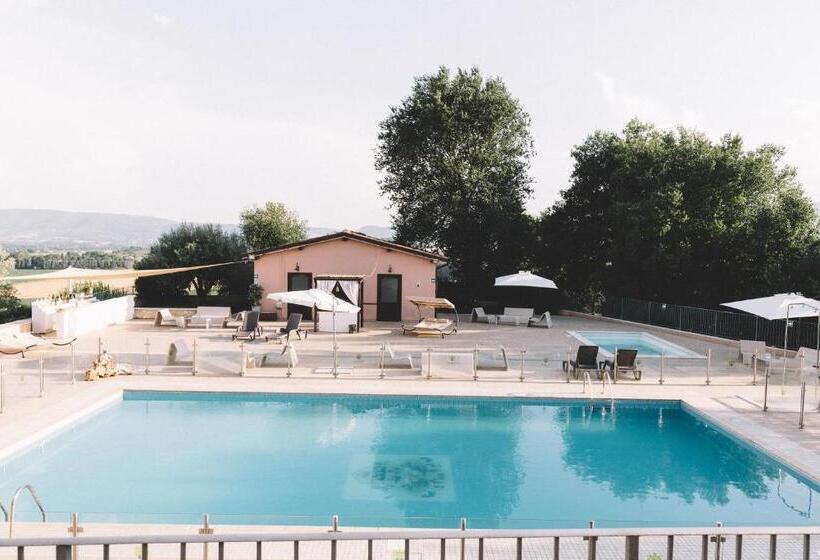 هتل Tenuta Marchesi Fezia