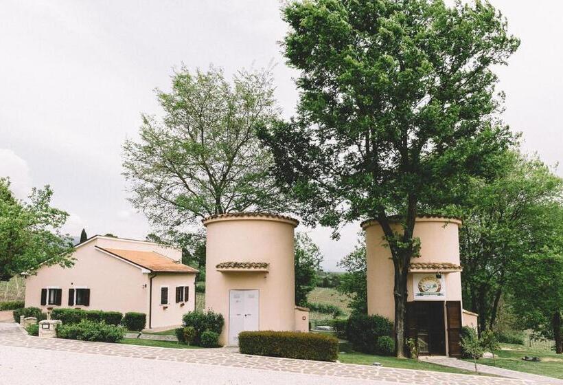 هتل Tenuta Marchesi Fezia