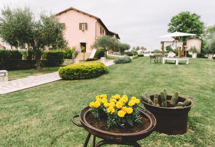 هتل Tenuta Marchesi Fezia