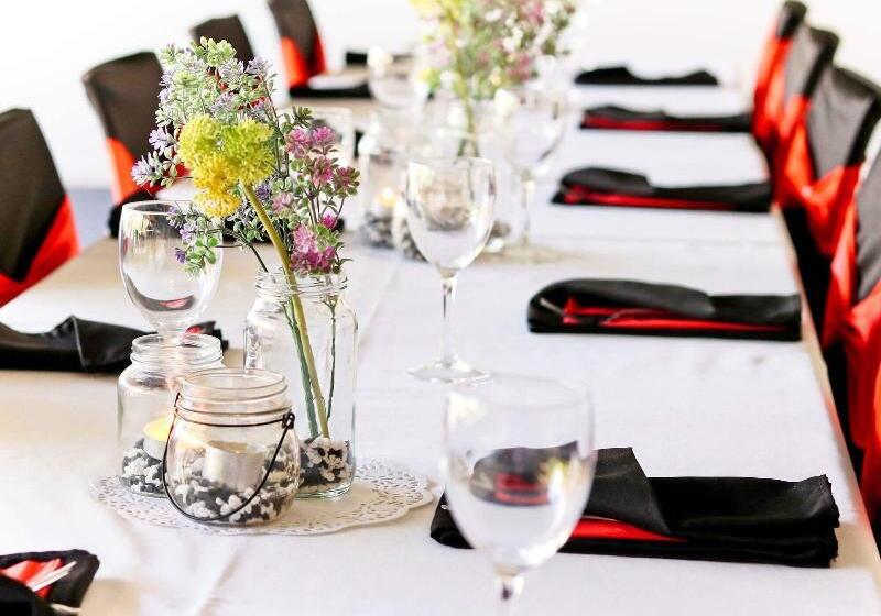 בית מלון כפרי The Club