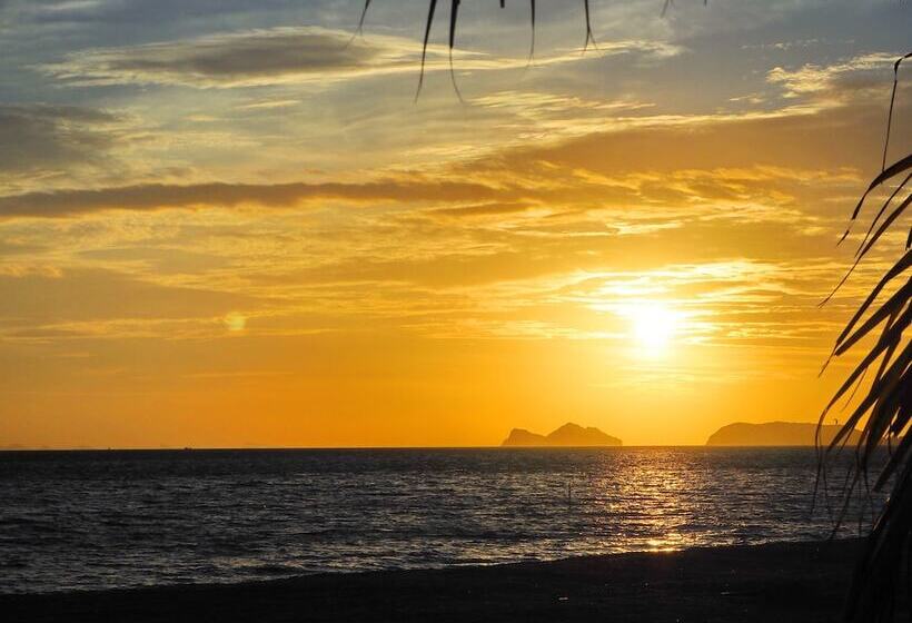 호텔 The Scenery Beach Resort