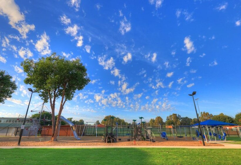 호텔 Yarrawonga Holiday Park