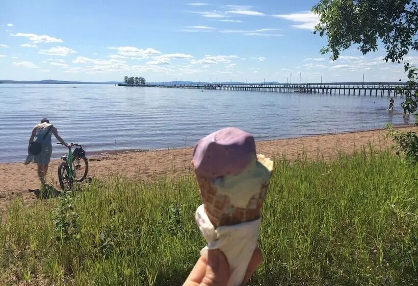 تختخواب و صبحانه Lustigsgården Boutique