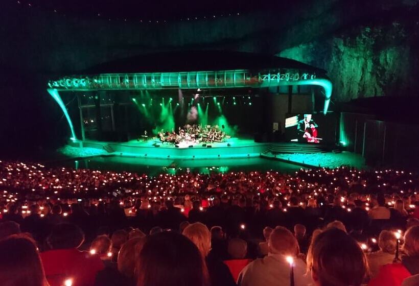 צימר Lustigsgården Boutique