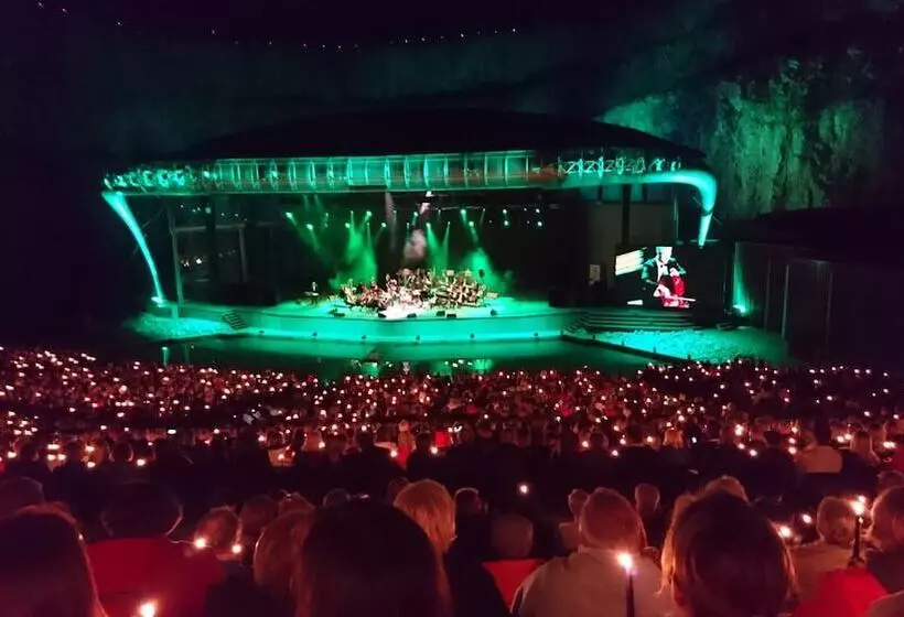 تختخواب و صبحانه Lustigsgården Boutique