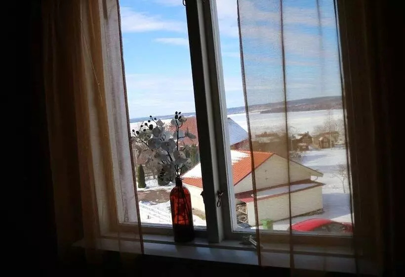 تختخواب و صبحانه Lustigsgården Boutique