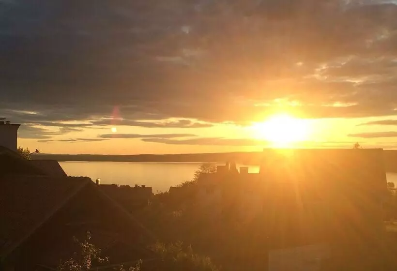 تختخواب و صبحانه Lustigsgården Boutique