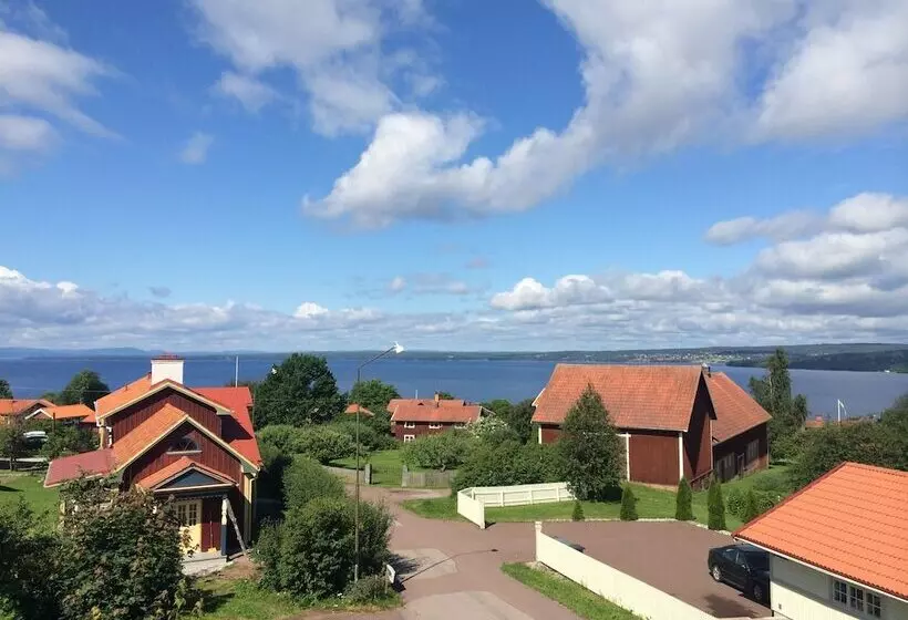 تختخواب و صبحانه Lustigsgården Boutique