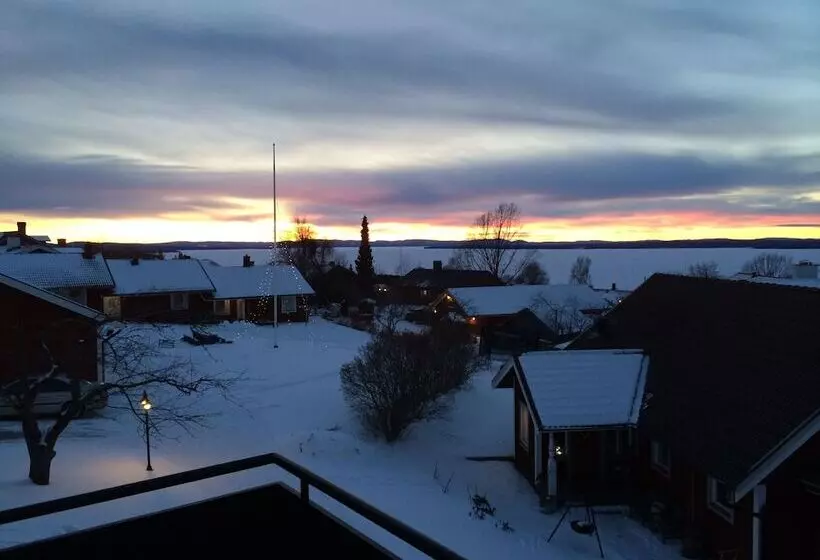 تختخواب و صبحانه Lustigsgården Boutique