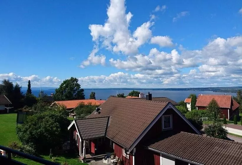 تختخواب و صبحانه Lustigsgården Boutique