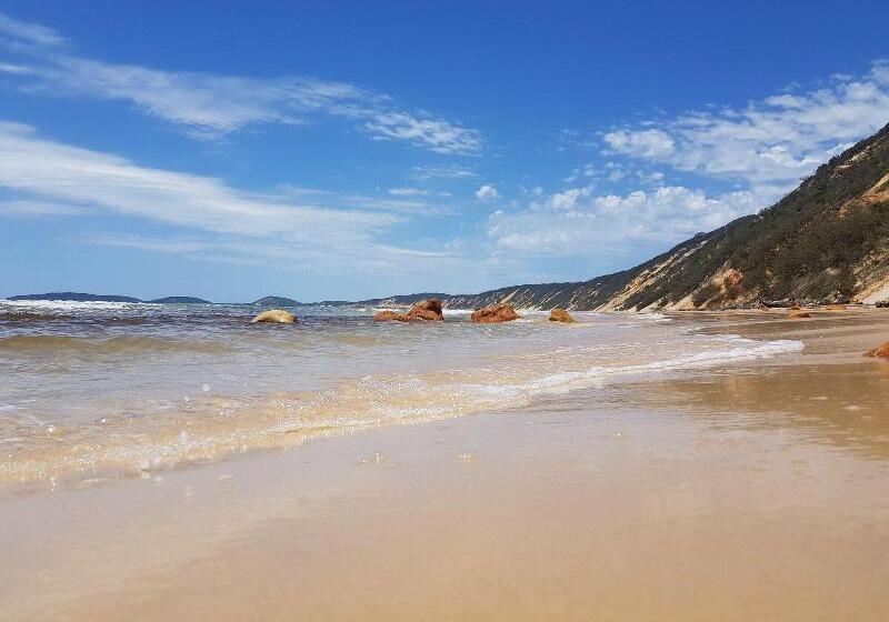 מוטל Rainbow Sands Resort