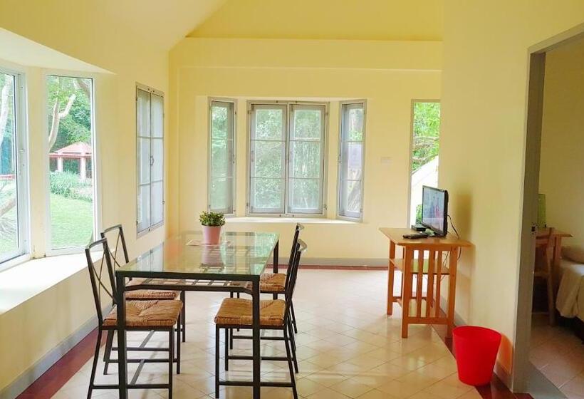 Brookside Valley Resort