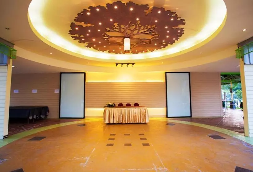 Brookside Valley Resort