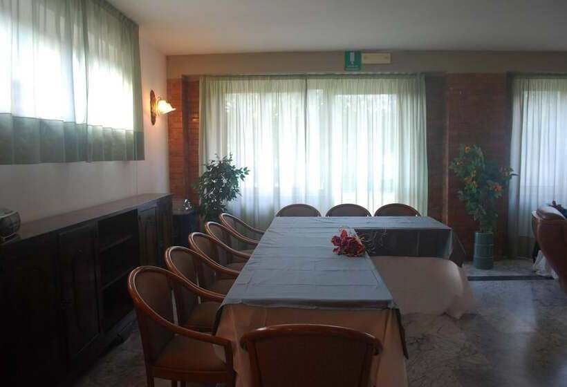 호텔 Albergo Smeraldo