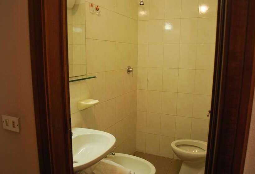 호텔 Albergo Smeraldo