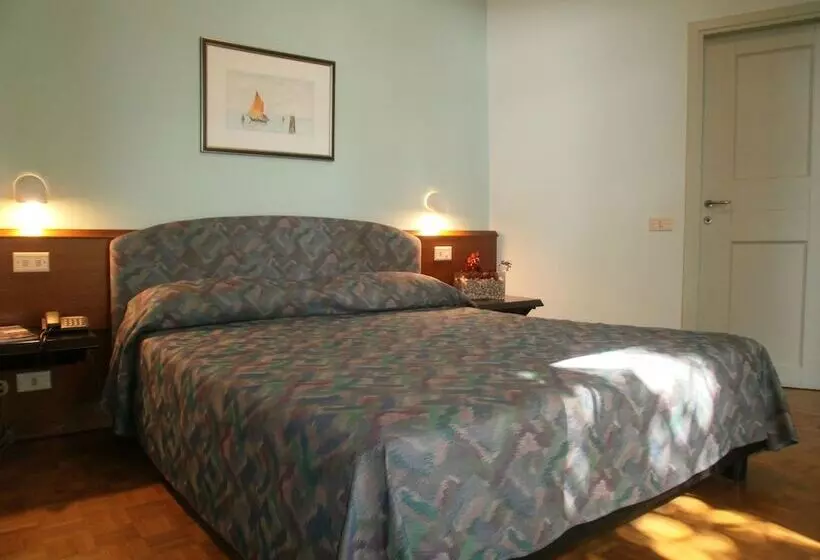 Отель Albergo Villa & Roma