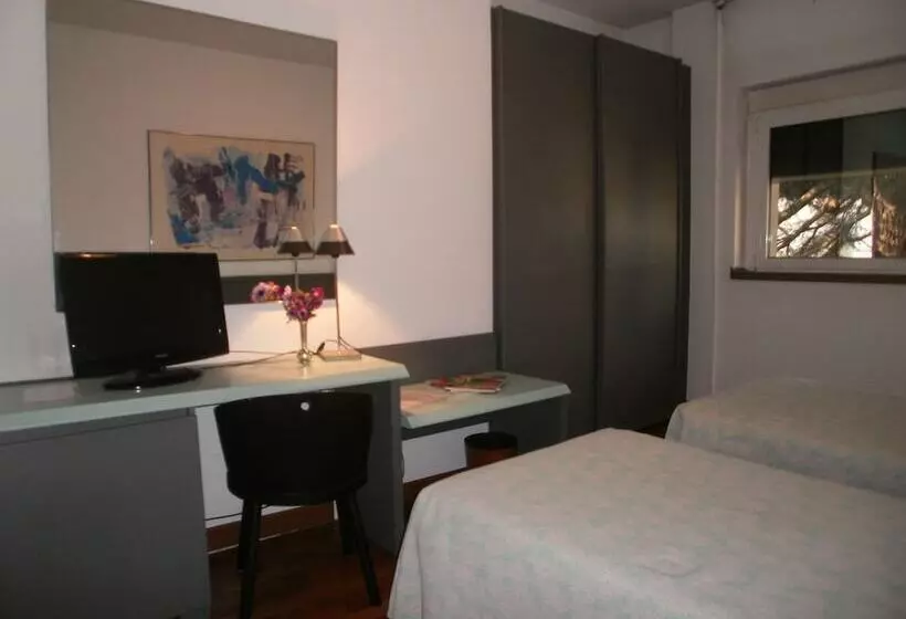 Отель Albergo Villa & Roma