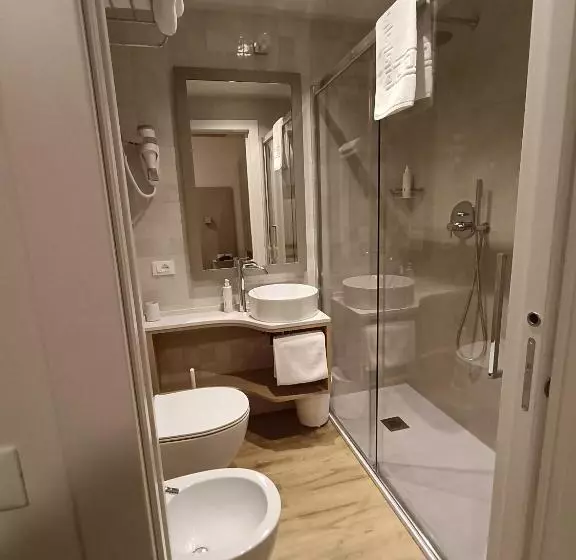 Hotelli Columbia & Ninfea