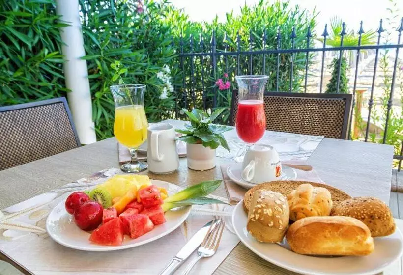 Hotelli Columbia & Ninfea