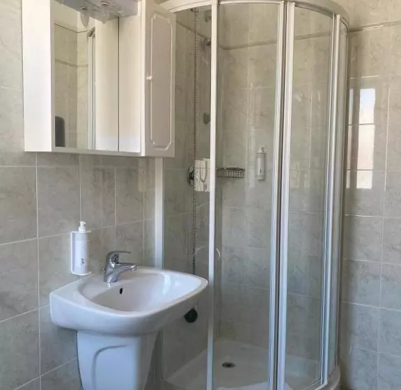 Hotelli Columbia & Ninfea