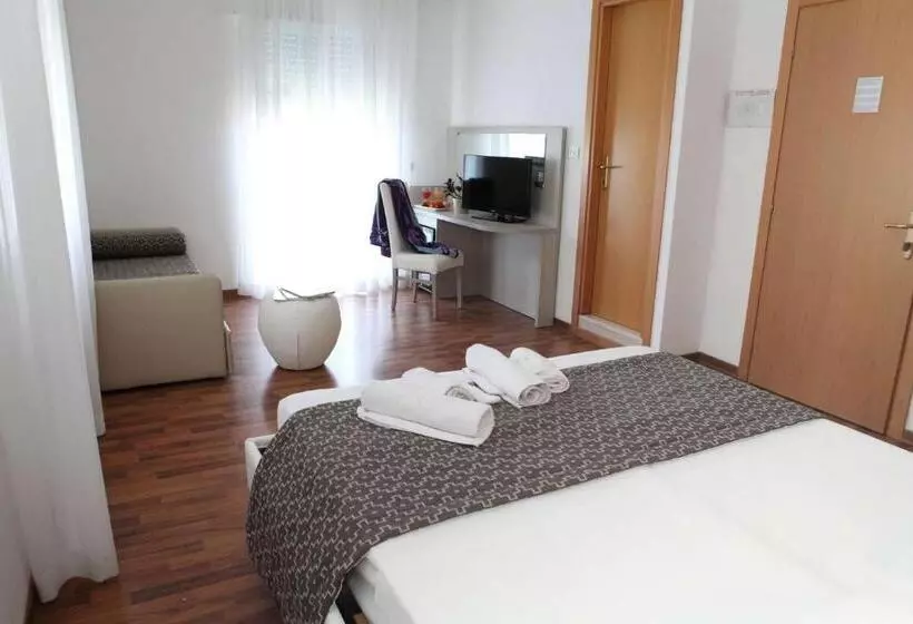 Hotelli Columbia & Ninfea