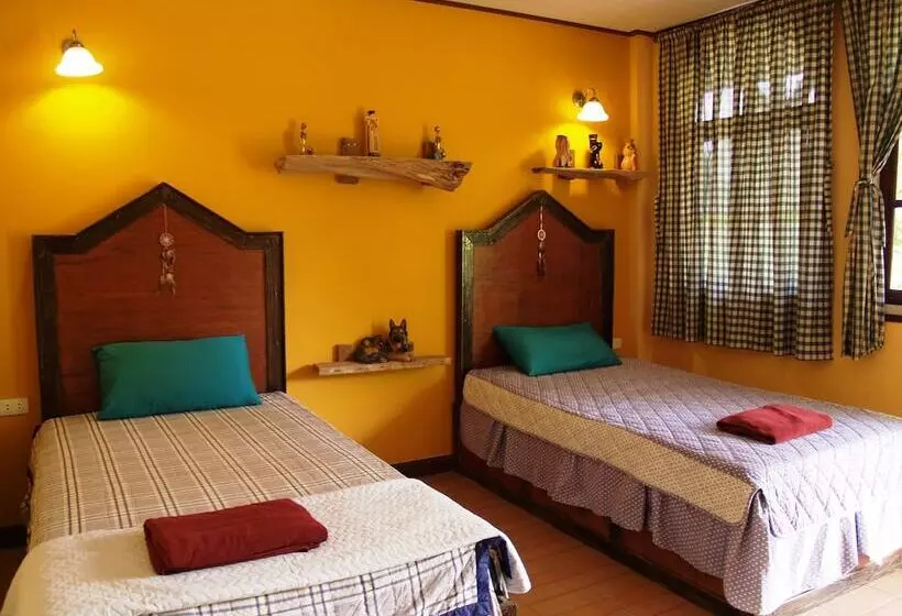 בית מלון כפרי Cowboy Farm Resort Pattaya