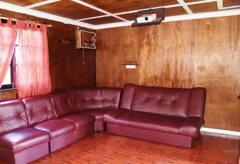 בית מלון כפרי Cowboy Farm Resort Pattaya